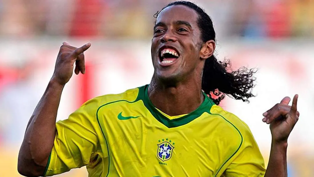 RONALDINHO DURÍSIMO CON LA SELECCIÓN DE BRASIL