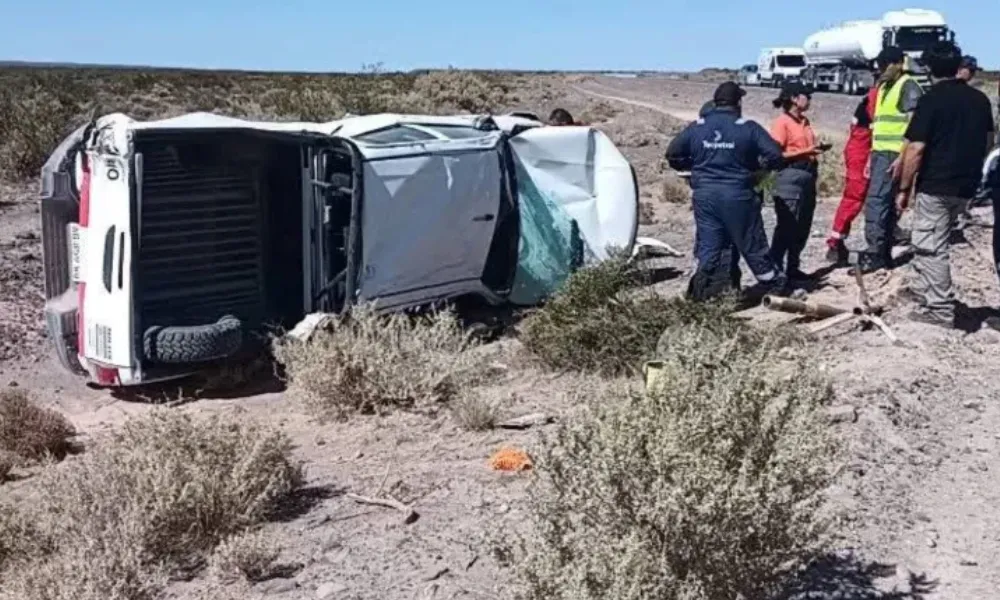 Camioneta volcada