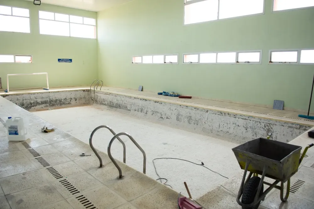 Obras en el natatorio de Sarmiento
