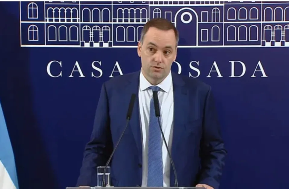 Manuel Adorni vocero presidencial-