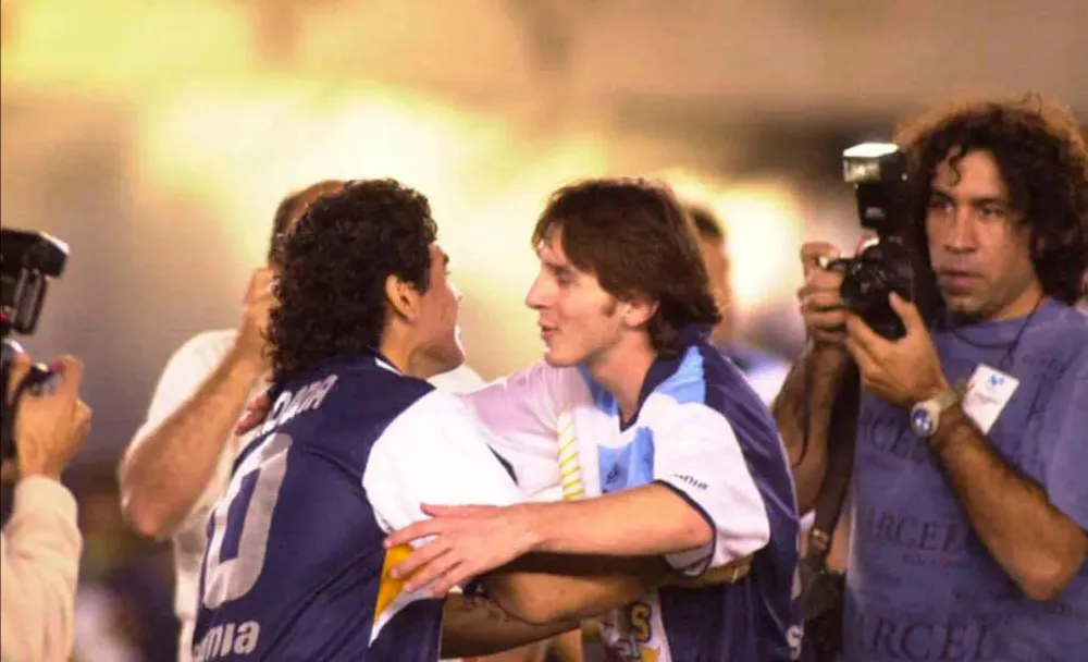 En La Plata se recordó el histórico encuentro entre Diego y Lionel