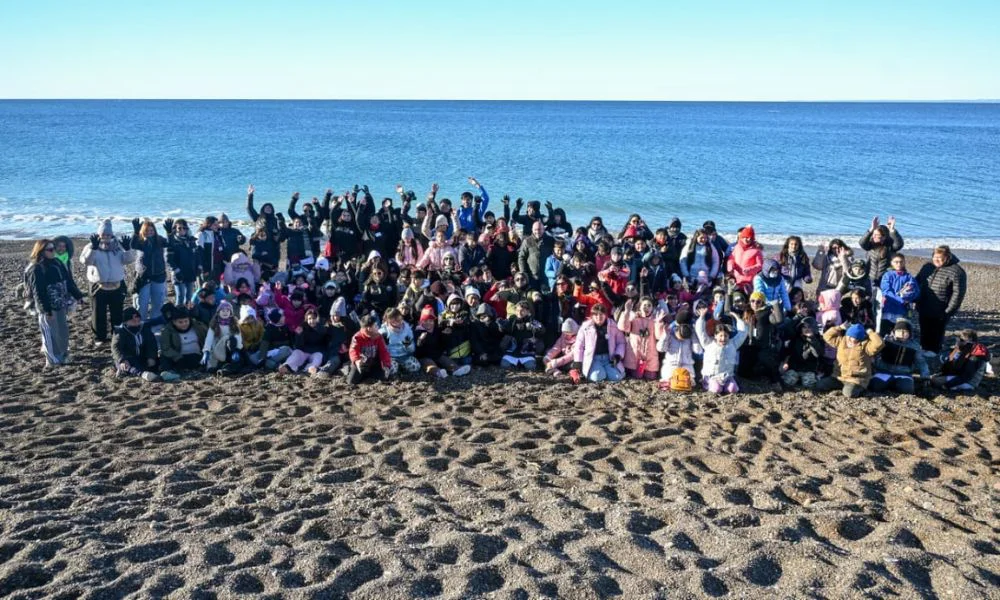 Los chicos de Madryn reciben a las ballenas