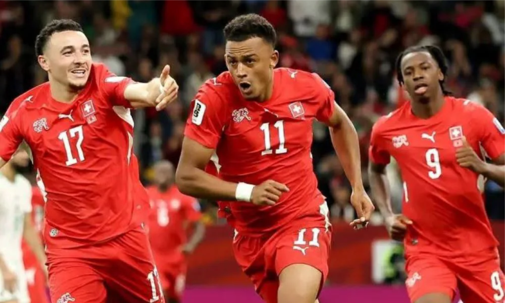 El seleccionado europeo quedó a la espera del ganador entre Colombia y Ghana.