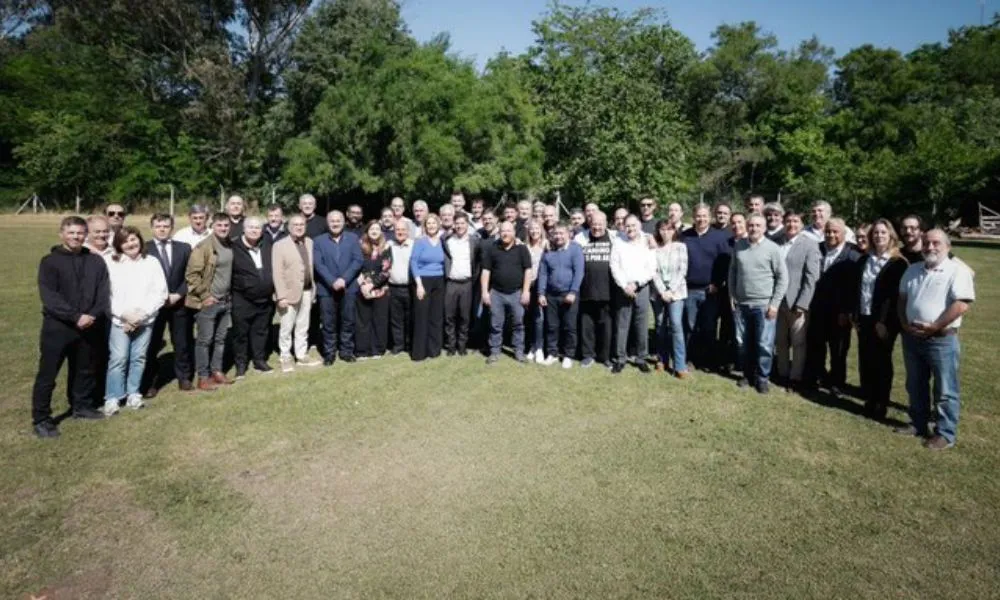 Kicillof junto a intendentes