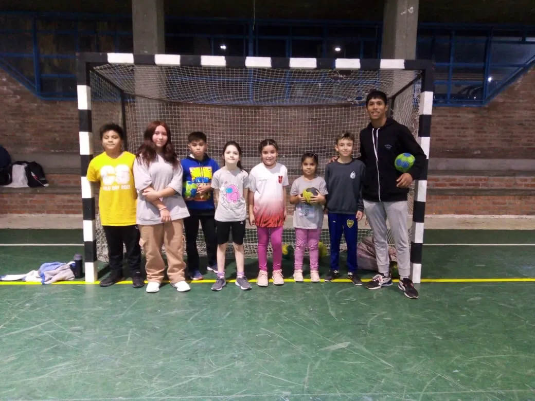 RACING DE TRELEW DIÓ INICIO A LAS CLASES INFANTILES DE HANDBALL