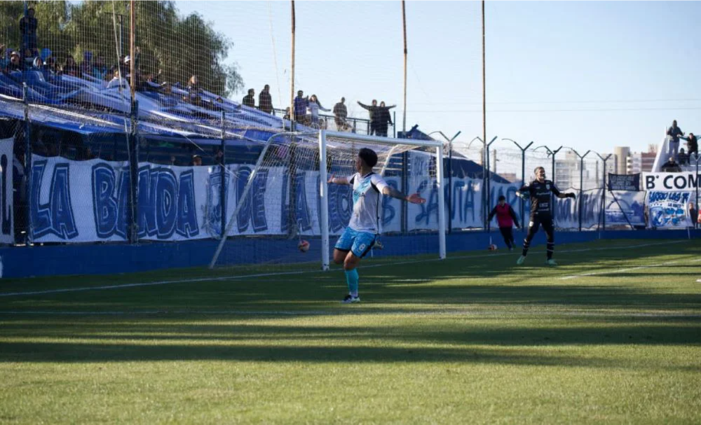 Fotos Steph Borboroglu Brown redujo el riesgo de quedar relegado en la Zona D.