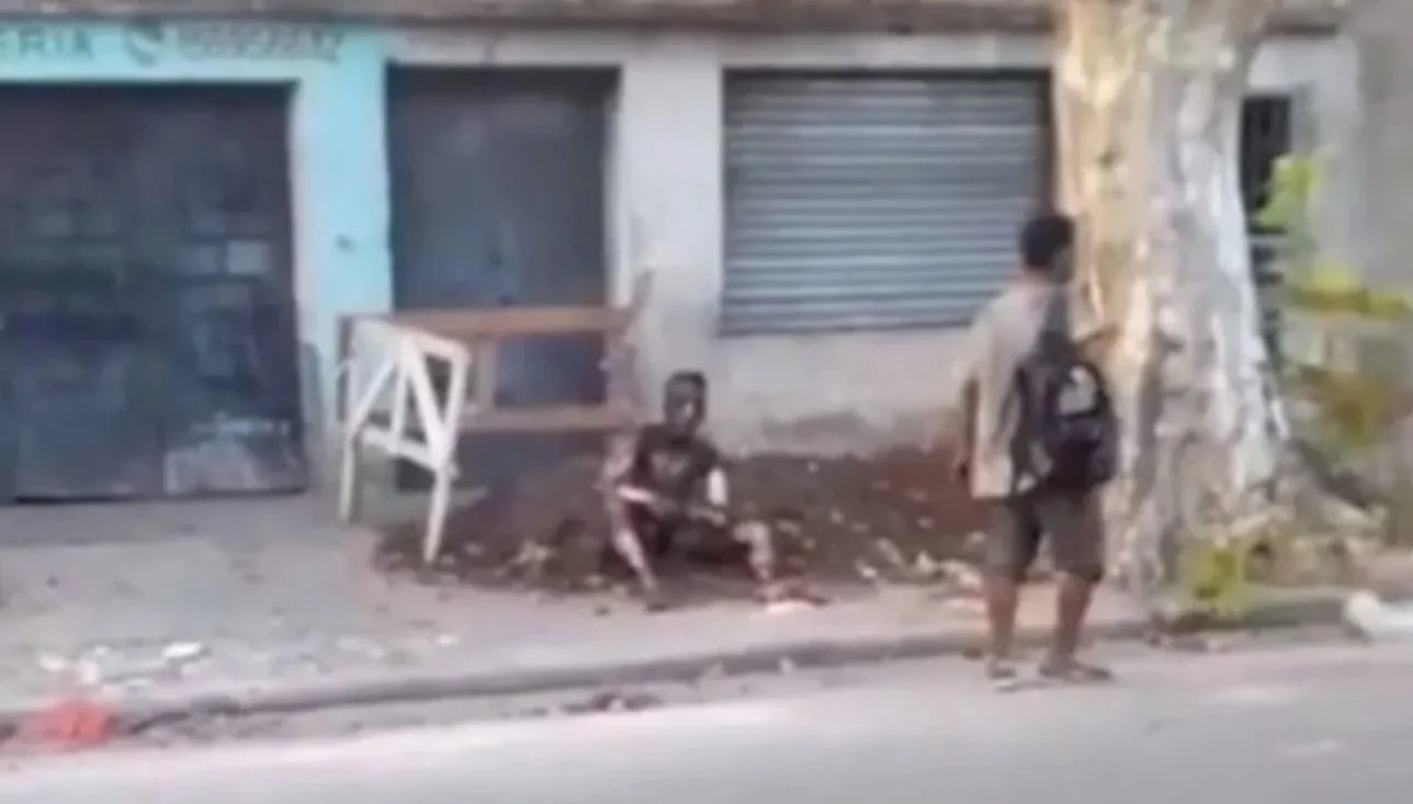 Quemado por robar cables en Rosario Captura de imagen de video