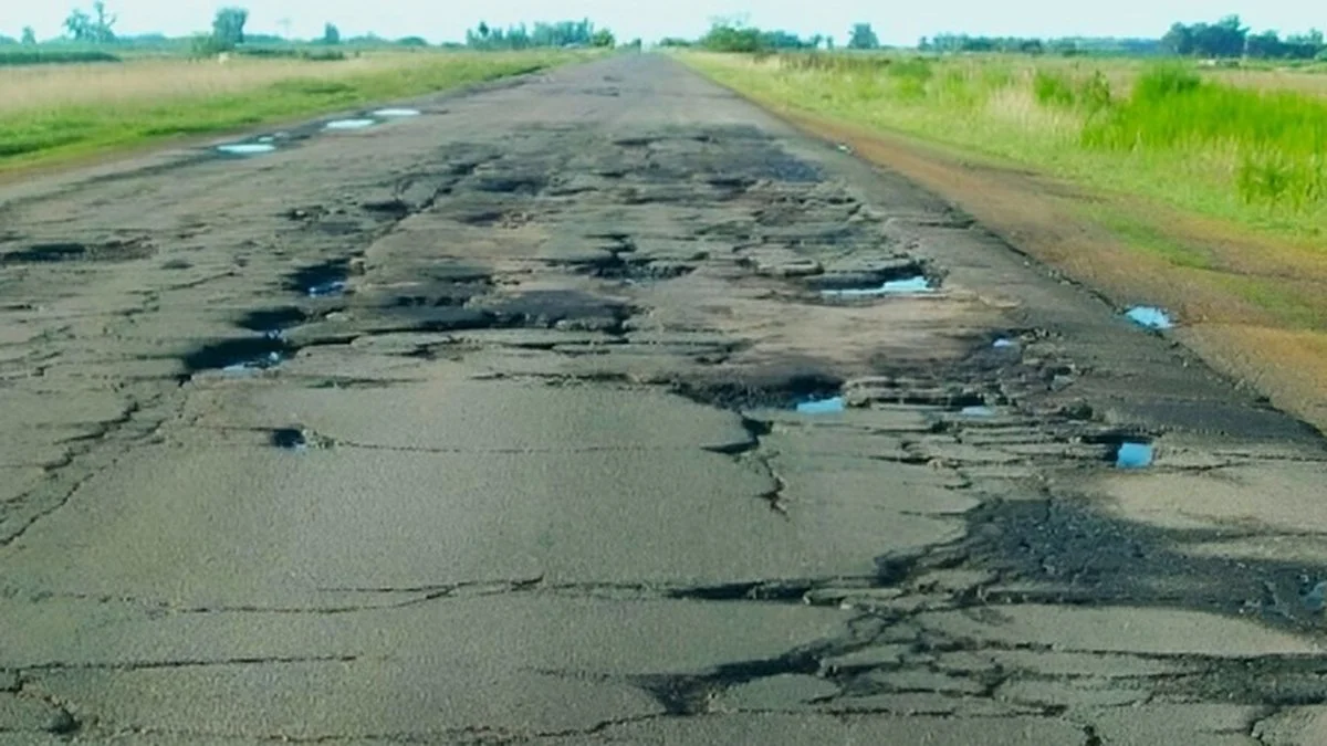 Ruta argentina destrozada sea la que sea