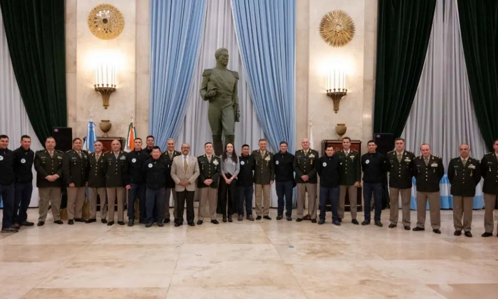 El Ejército recibió a la Patrulla Himalaya tras su ascenso al Monte Kun