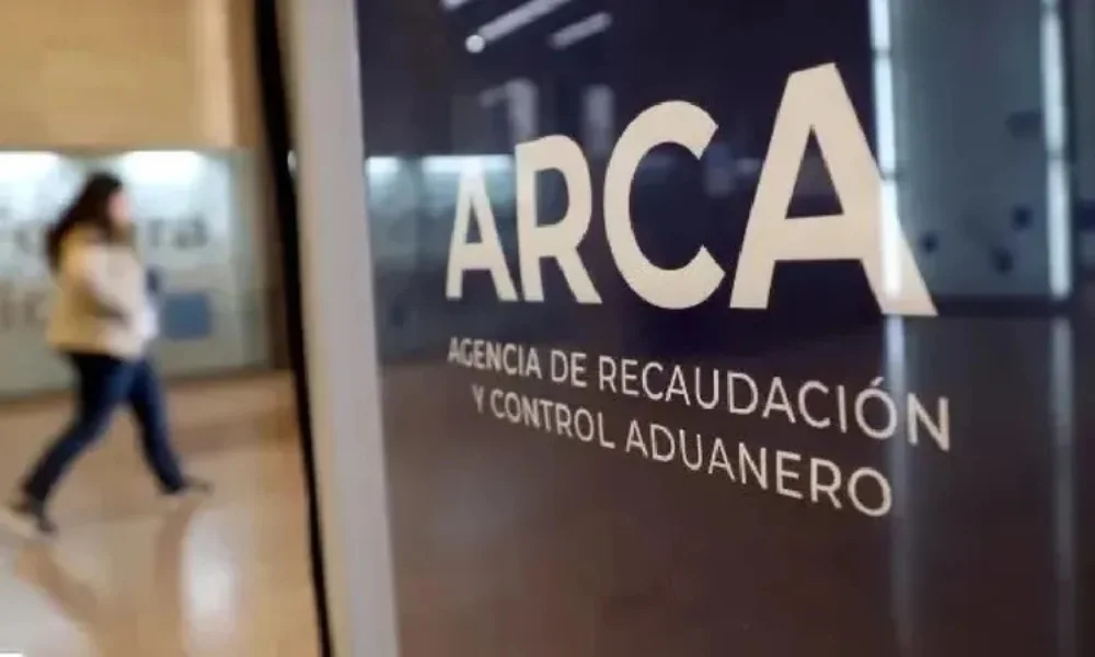 La recaudación tributaria de abril quedó por debajo de la inflación y acumuló nueve meses consecutivos de retroceso.
