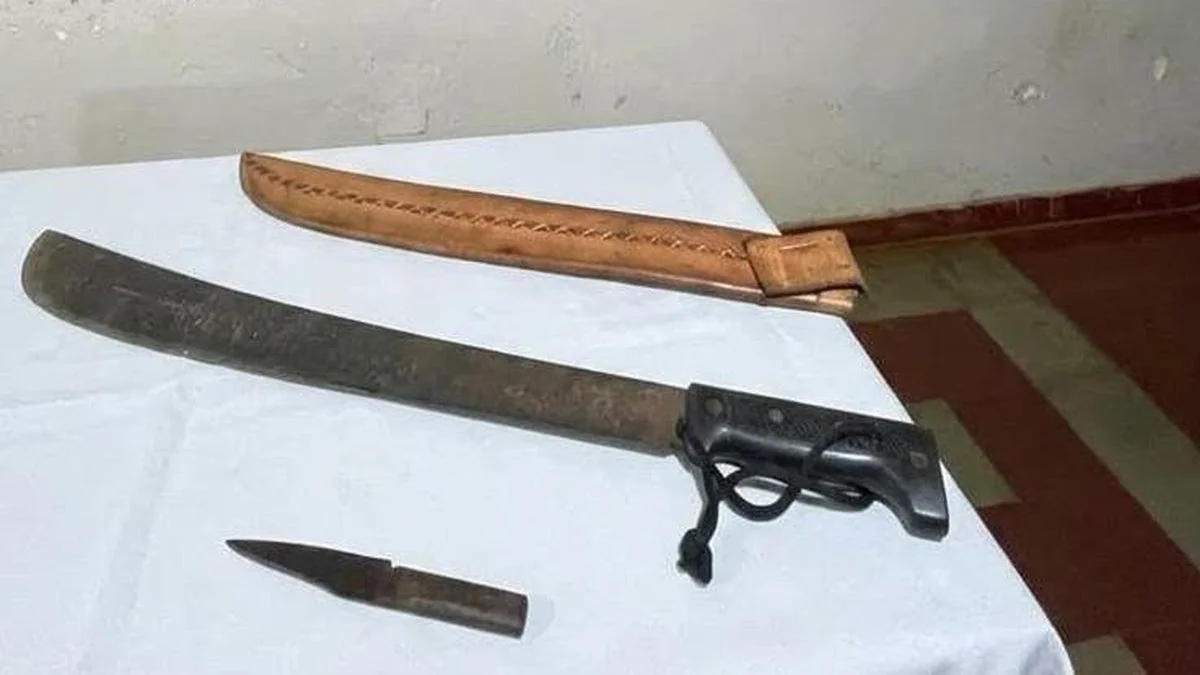 Hombre detenido con armas blancas en Misiones