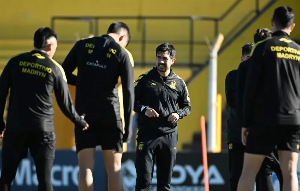 Deportivo Madryn, líder de la Zona A con San Martín de Tucumán