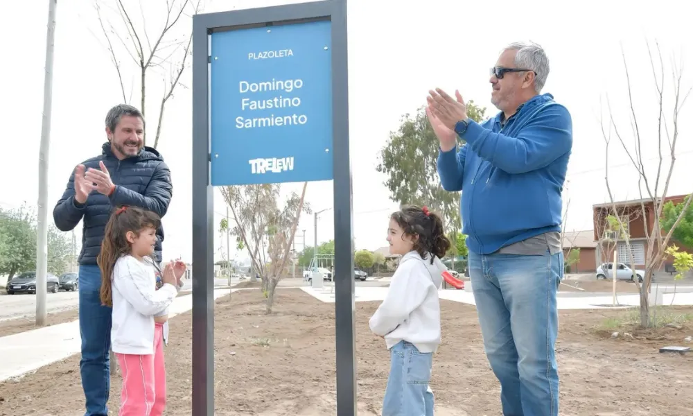 Inauguración de plazoleta Sarmiento