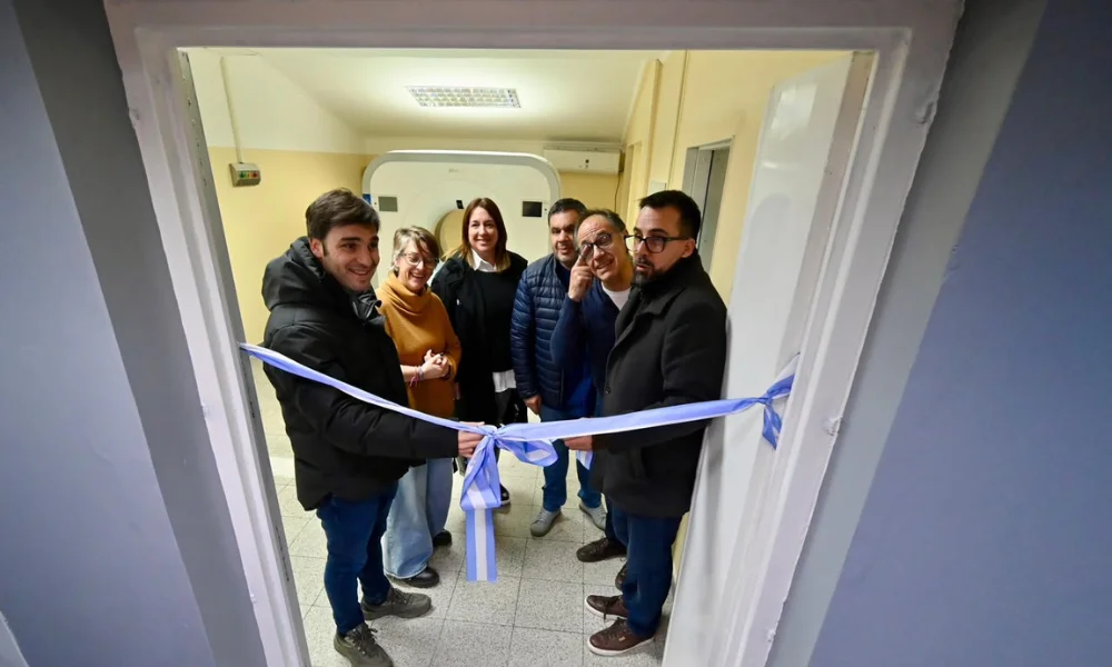 Inauguración de tomógrafo con IA 