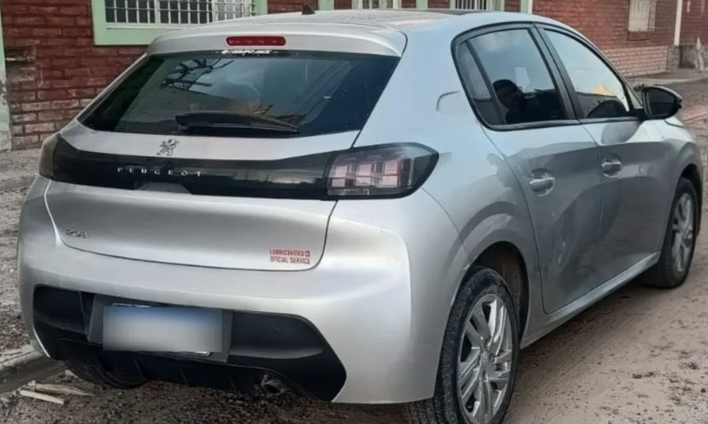 Descubren en Madryn con un Peugeot “gemelo”