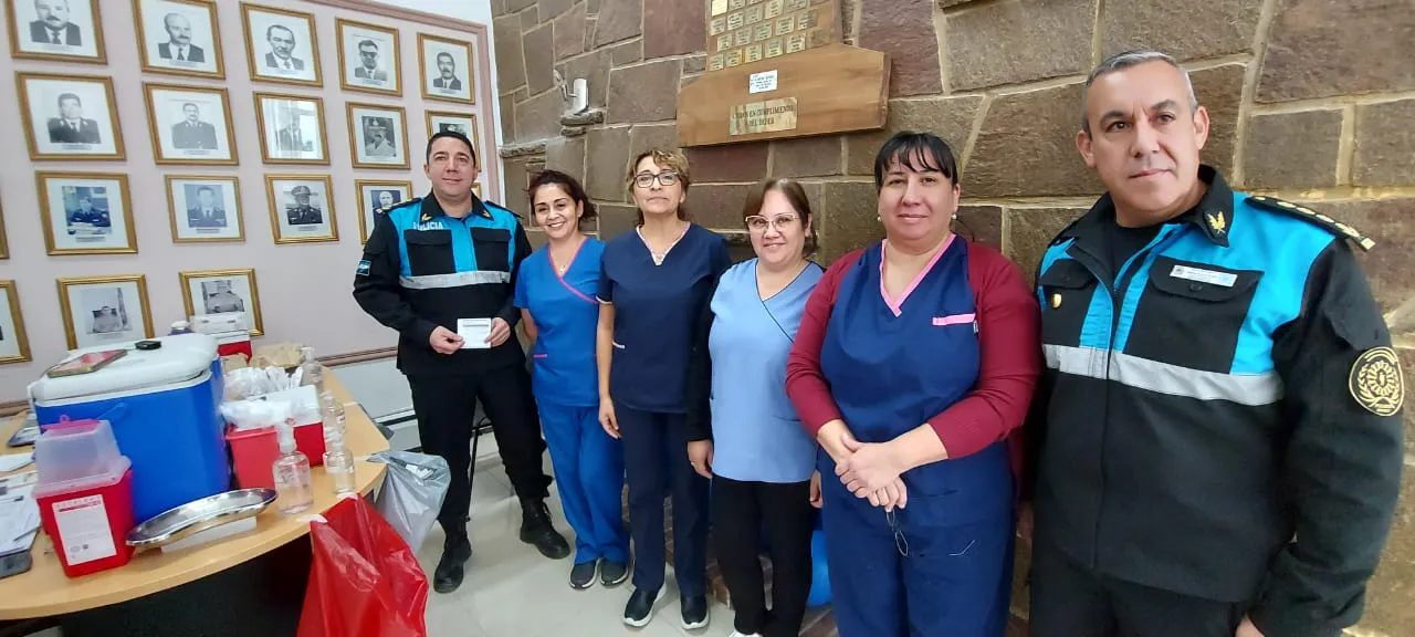 jornada masiva de vacunación para el personal del Ministerio de Seguridad y Justicia y de la Policía del Chubut