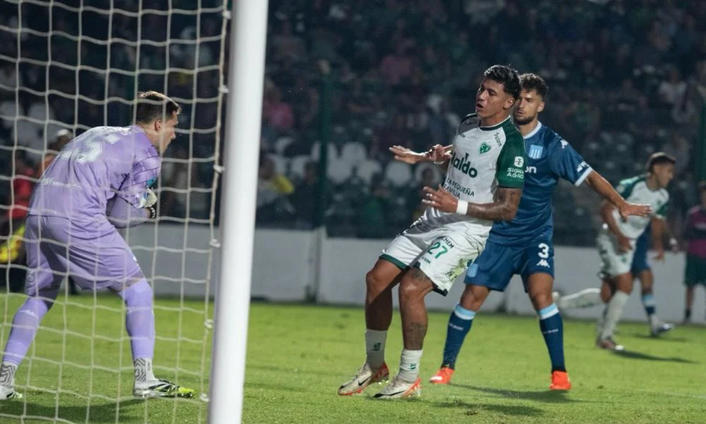La Academia igualó 0-0 con Sarmiento en Junín en un partido con pocas llegadas.