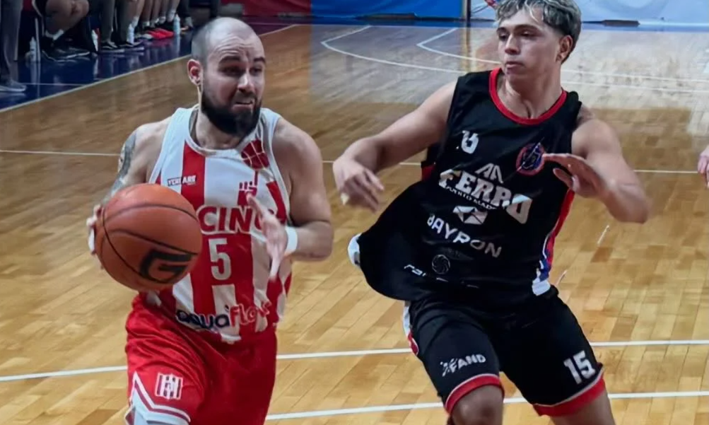 El alero metió 40 puntos en el triunfo sobre Ferrocarril Patagónico.