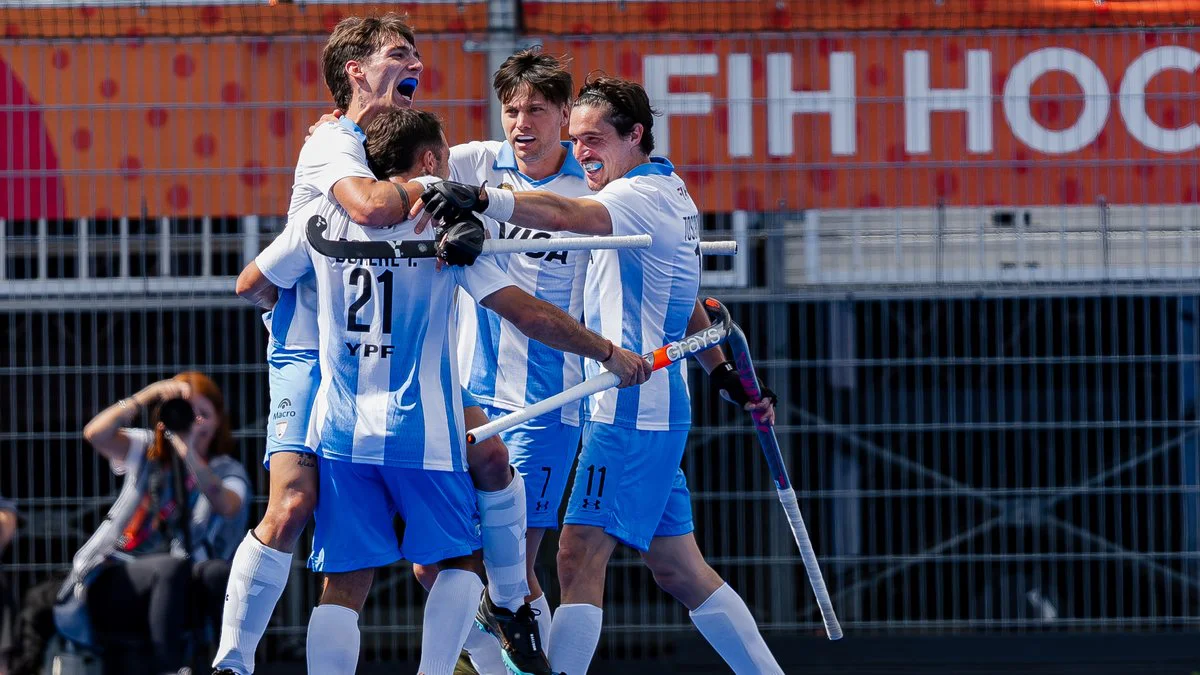 Los Leones. Foto X @FIH_hockey / @ArgFieldHockey