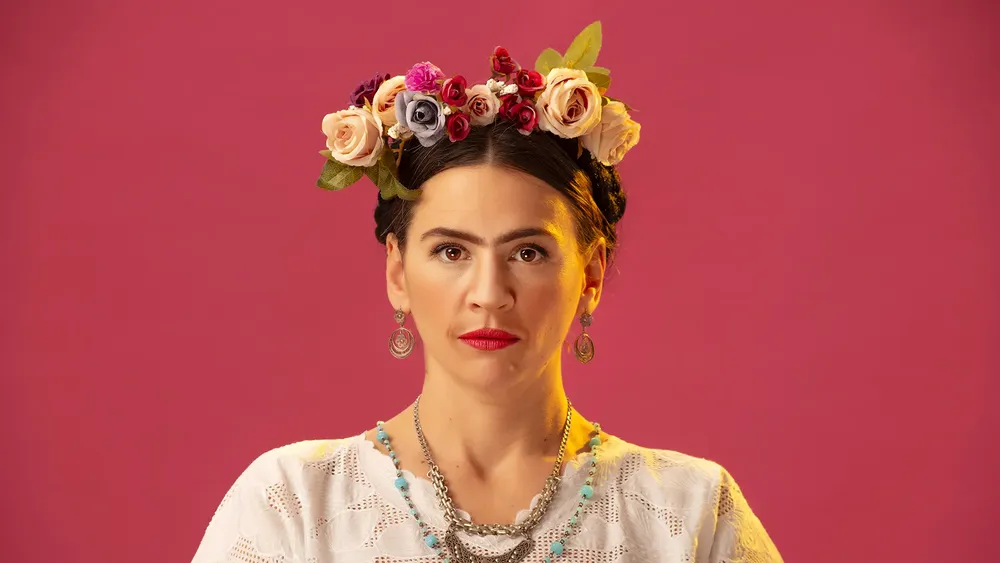 Laura Azcurra es Frida