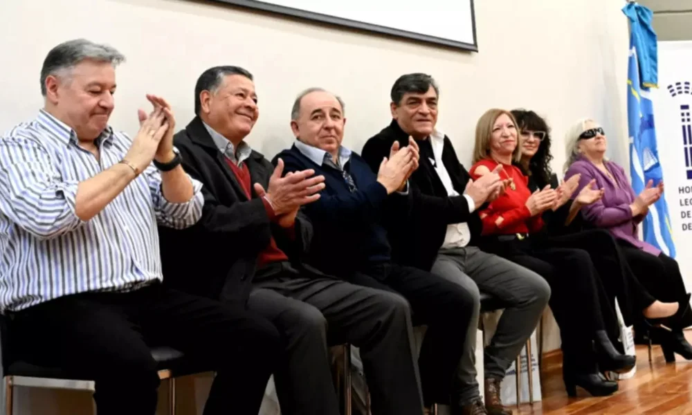 Jubilados reconocidos en la Legislatura