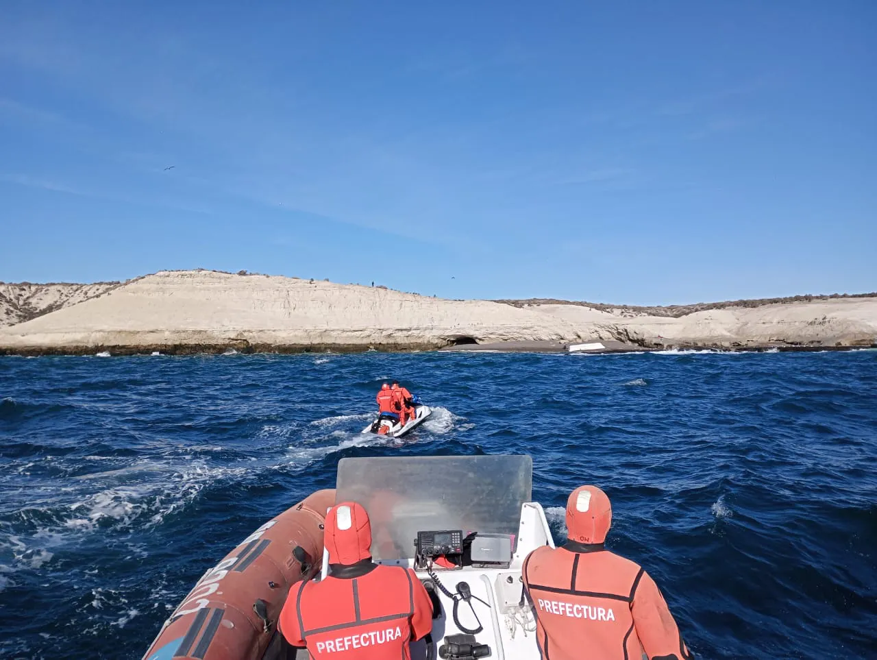 Operativo de rescate en Punta Loma
