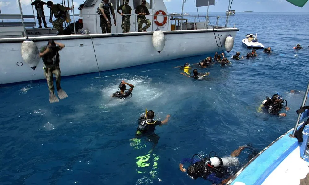 Rescatan los cuerpos de dos buzos