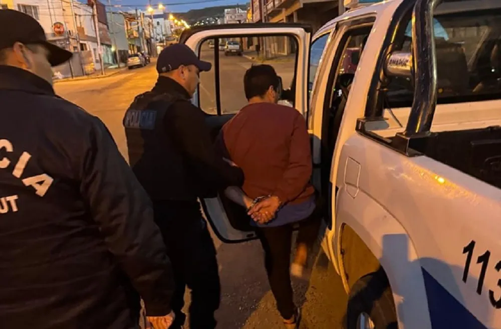 Detenido con dos ordenes de captura