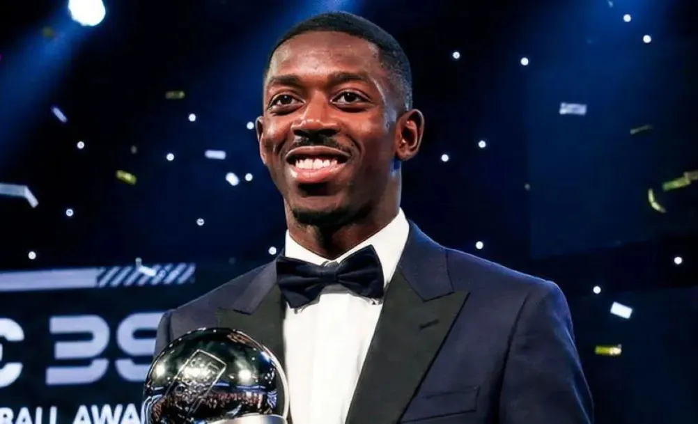 Ousmane Dembelé se llevó el galardón al mejor jugador del mundo