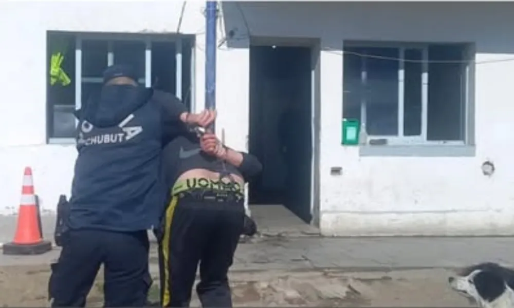 Aprehendido por ingresar a un patio