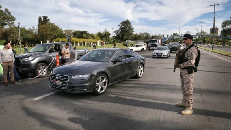 También se suman automóviles de alta gama al lote.