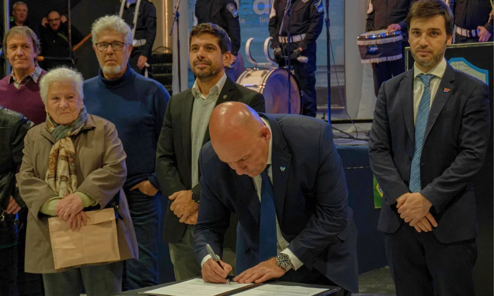 Gustavo Sastre e Ignacio Torres firma de acuerdo
