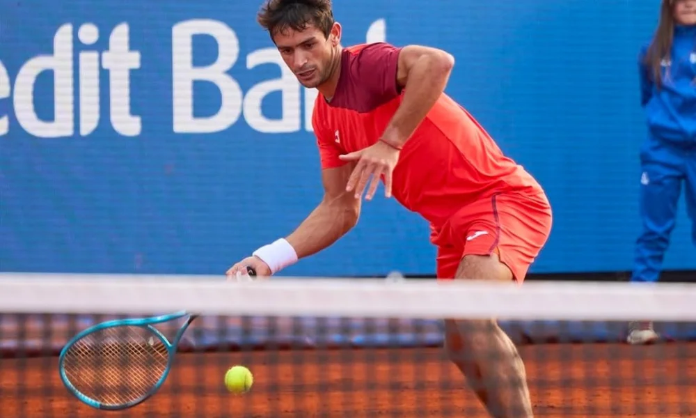 El tenista bonaerense encontró respuestas en un contexto adverso y transformó un escenario negativo en una victoria.