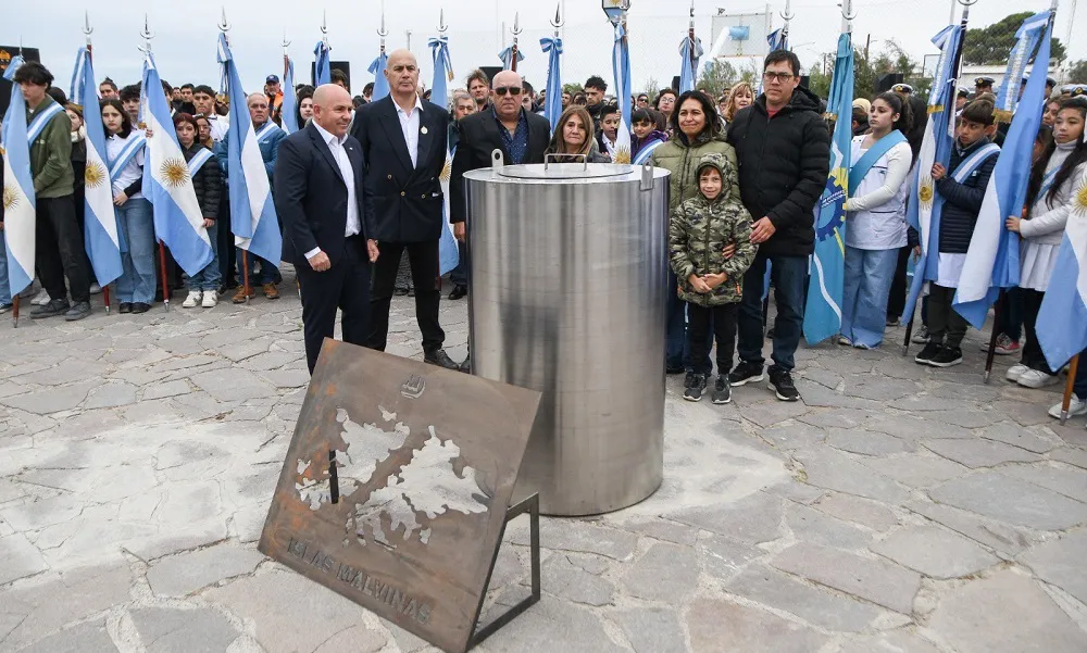Cápsula del tiempo de Malvinas en Madryn