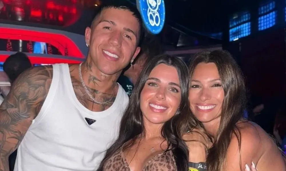 Pampita Enzo y Valu