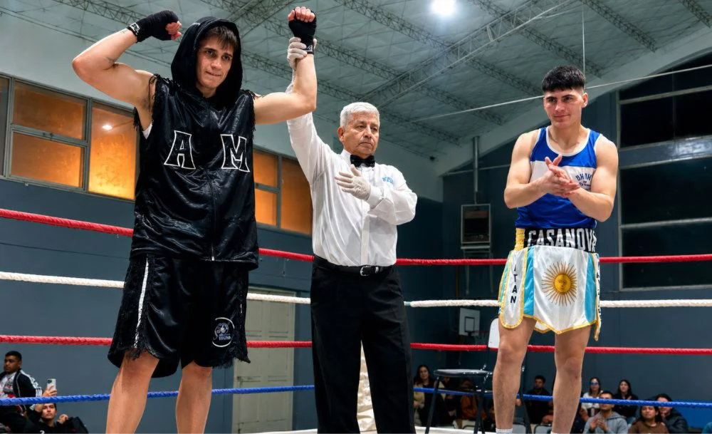El evento Arena de Gladiadores reunió boxeo amateur y king boxing en Puerto Madryn.