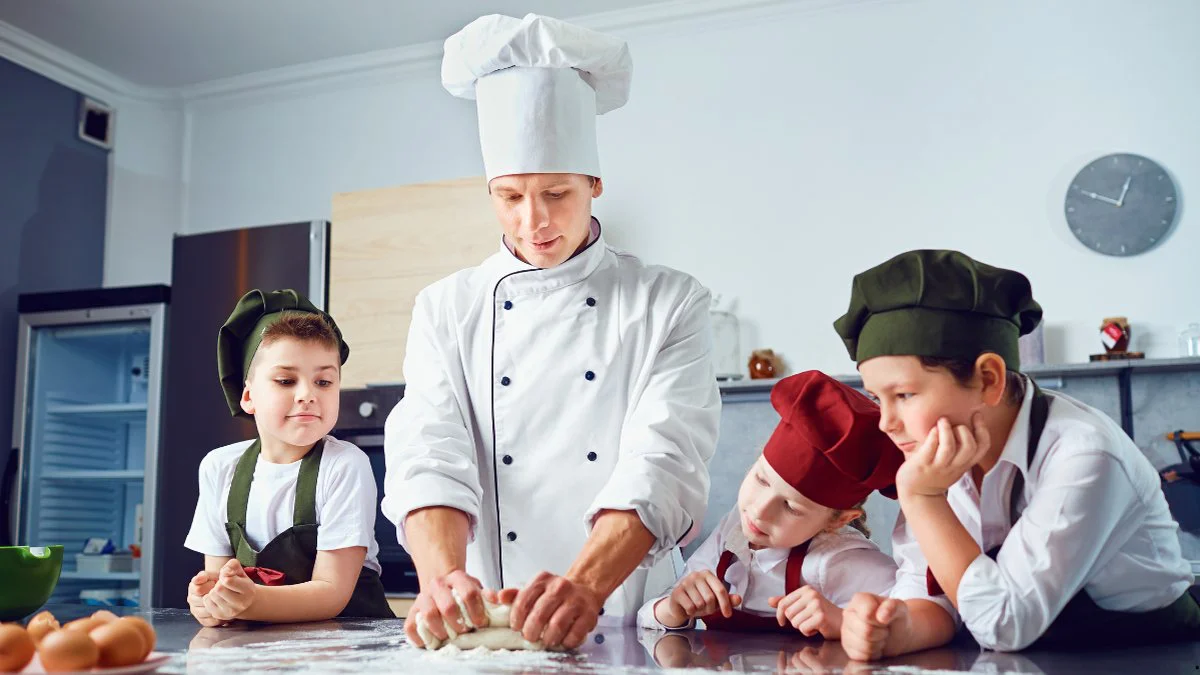 Niños cocinando