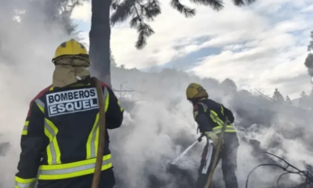 Incendio de campo en Esquel