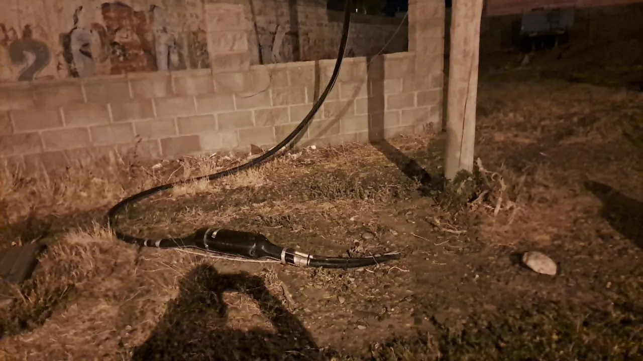 Cables de fibra óptica afectados por los malvivientes