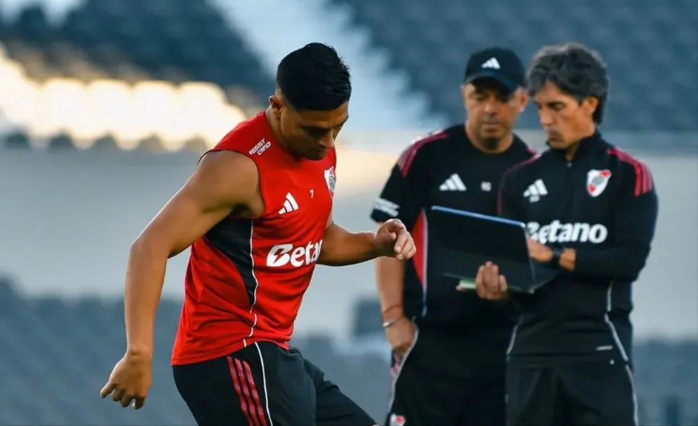 Con siete puntos cada uno, el cruce de este sábado promete algo más que tres unidades