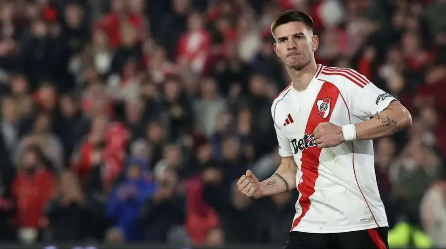 El club francés evalúa pagar 45 millones por el juvenil de River. Ya hubo reuniones en Buenos Aires. River espera con tensión