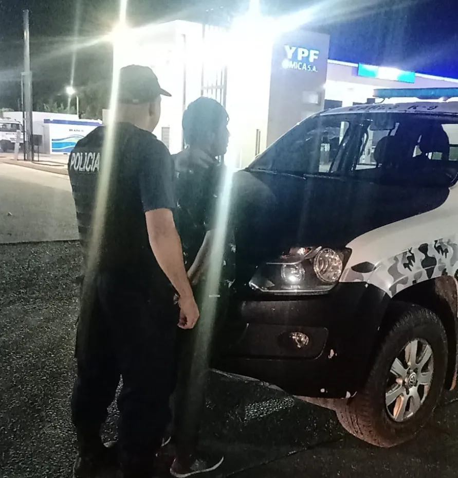 Amenazo a su ex con un cuchillo en un restaurat