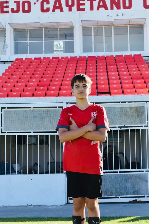 CON 13 AÑOS, SE FUE DE RACING DE TRELEW A BOCA JUNIORS