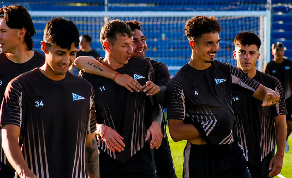 Christian Corrales debutará este domingo ante Villa Mitre en Puerto Madryn.