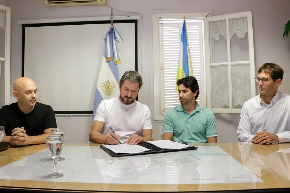 Municipio firma descuentos para afiliados a ATECH