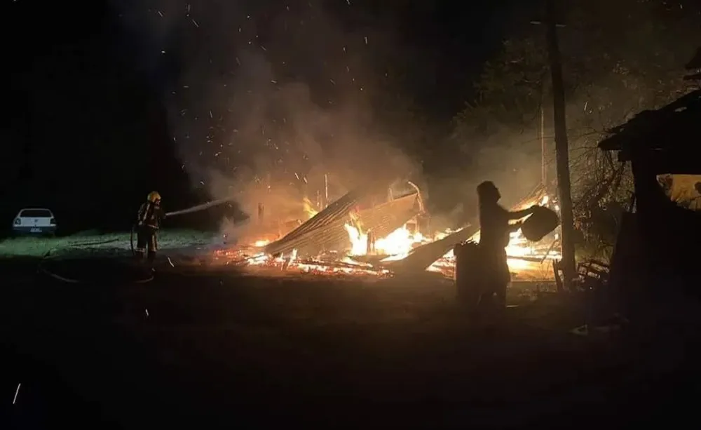 incendio vivienda El Hoyo noviembre