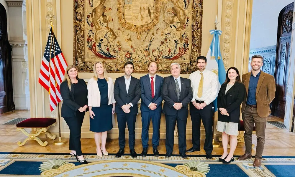 Ignacio Torres en la embajada de EEUU en Buenos Aires