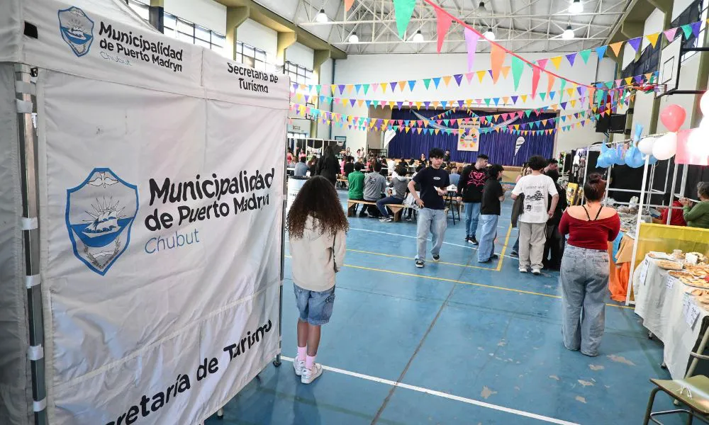 Feria de estudiantes en Madryn