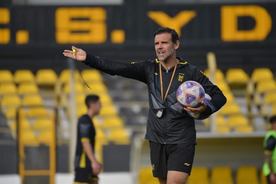 ANDRÉS YLLANA NO SEGUIRÁ EN EL AURINEGRO