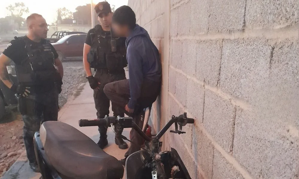Choque y detención de un menor en Trelew